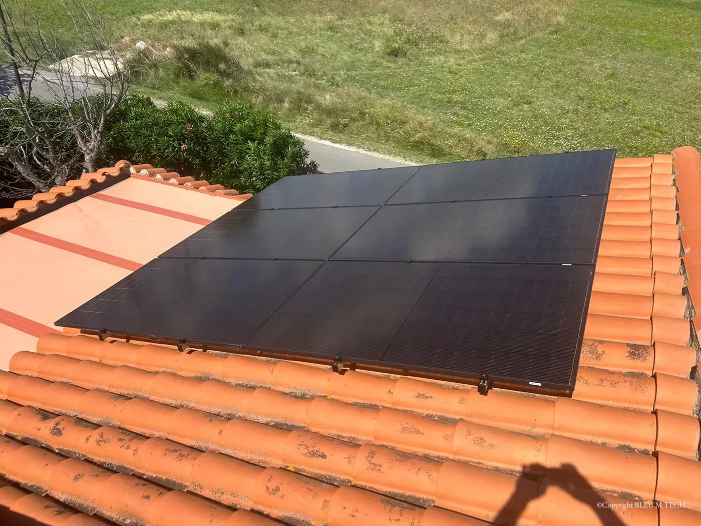 Installation 6 panneaux sur toit tuiles